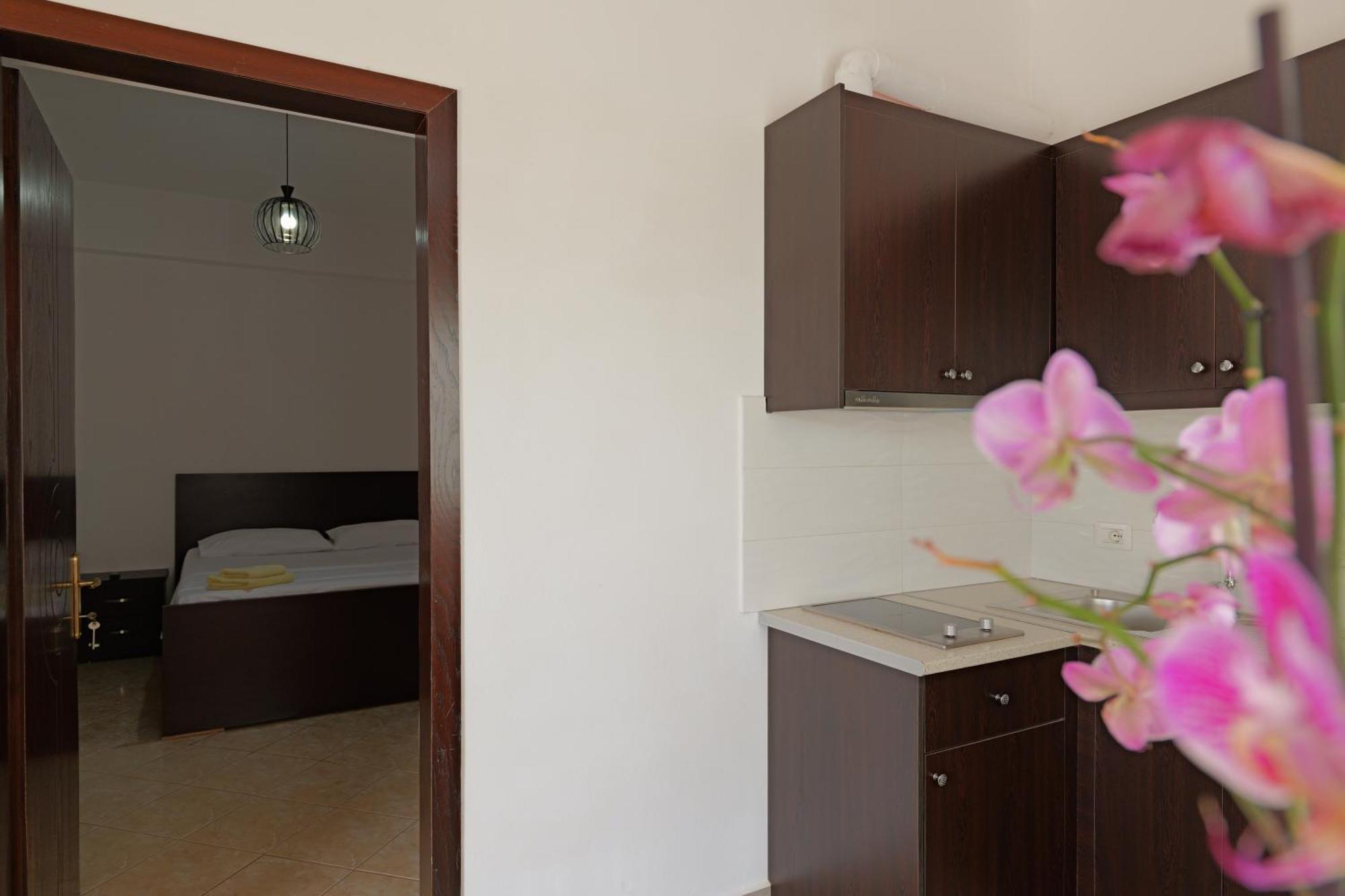 Brahimi Guest House Ksamil Zewnętrze zdjęcie
