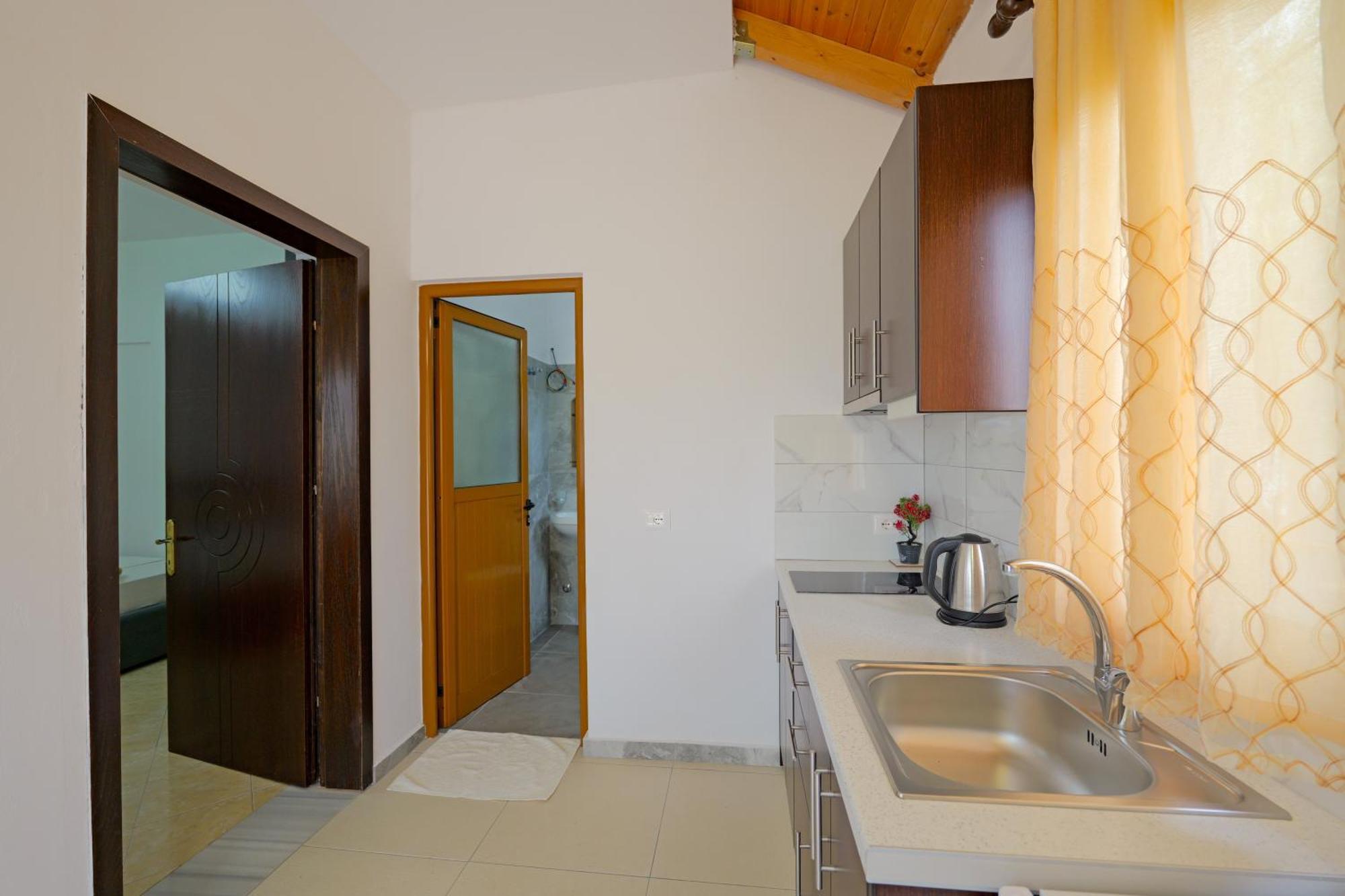 Brahimi Guest House Ksamil Zewnętrze zdjęcie