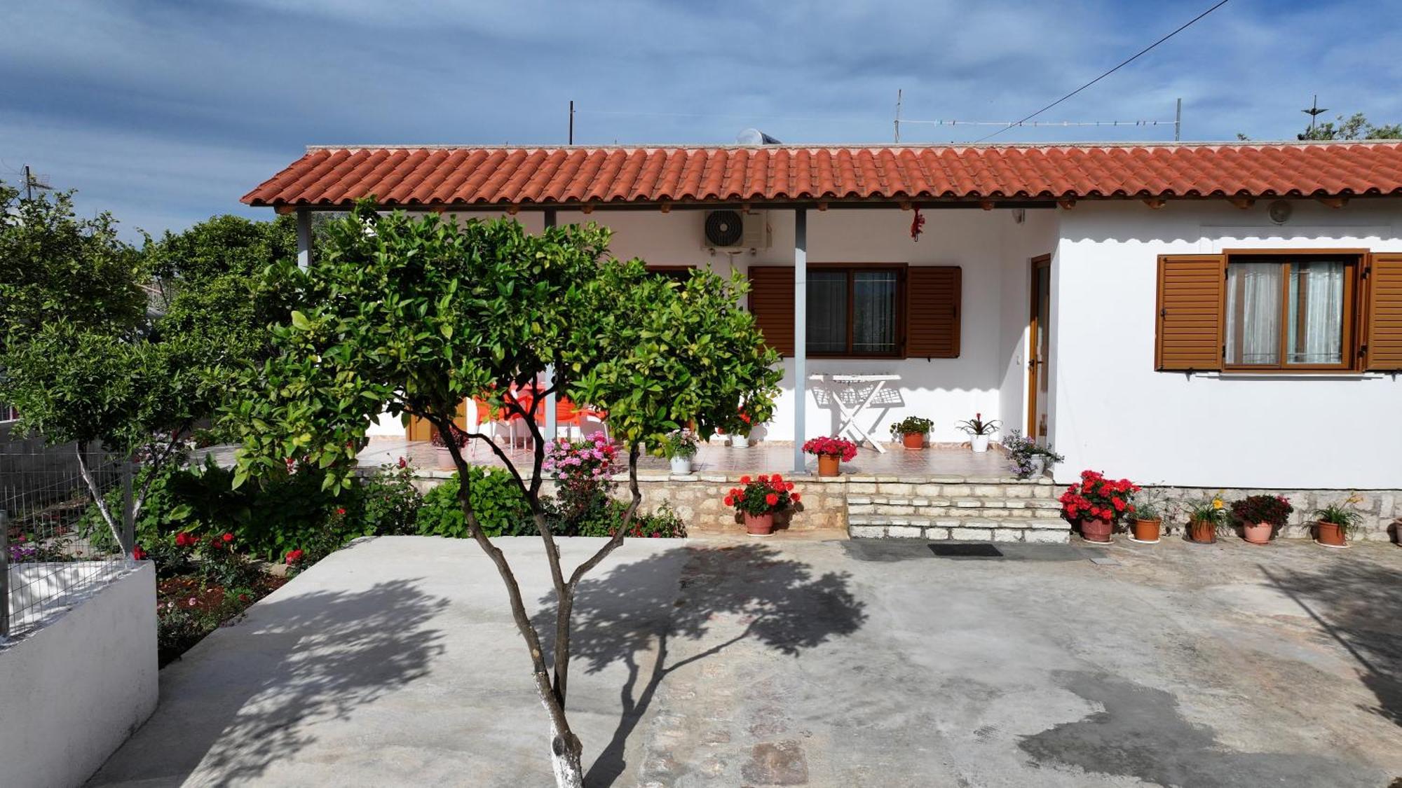 Brahimi Guest House Ksamil Zewnętrze zdjęcie
