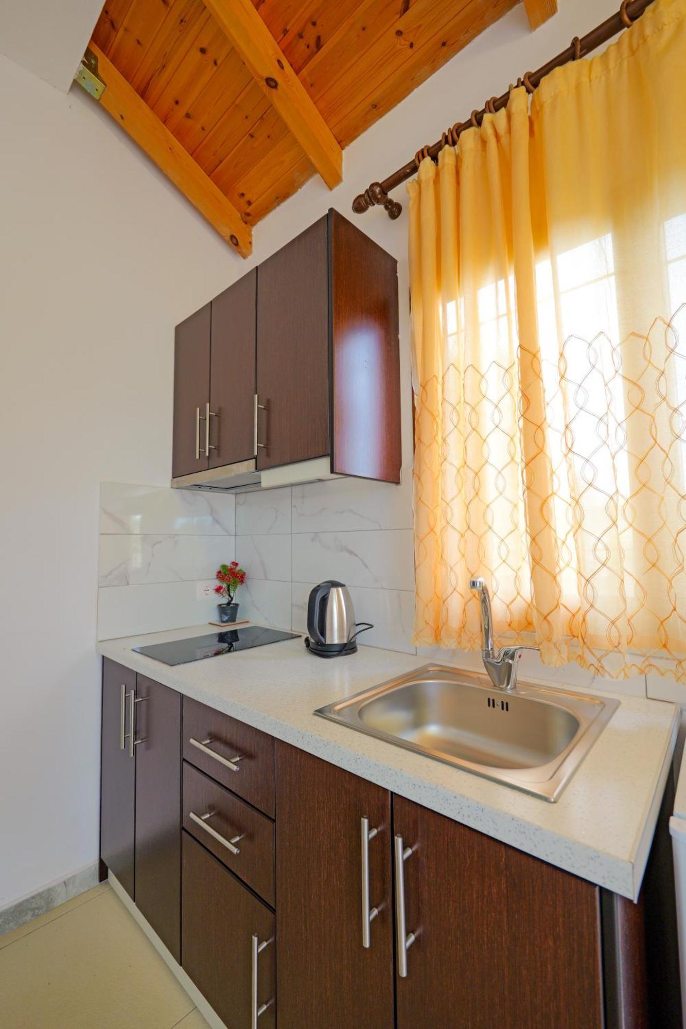 Brahimi Guest House Ksamil Zewnętrze zdjęcie