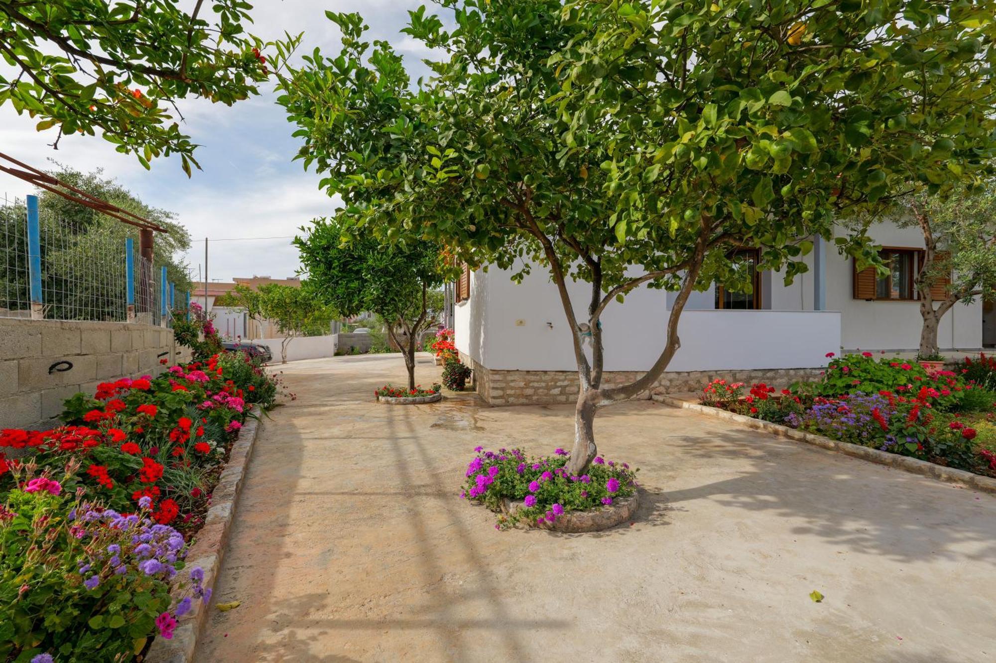 Brahimi Guest House Ksamil Zewnętrze zdjęcie